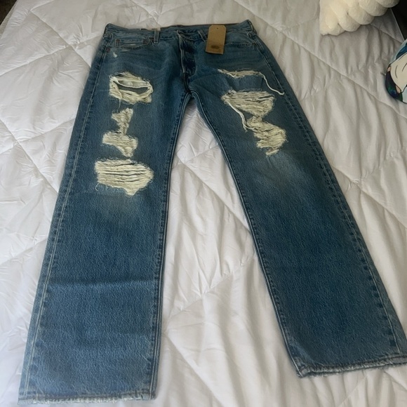 501® ORIGINAL FIT RIPPED WOMEN'S JEANS - Picture 5 of 11